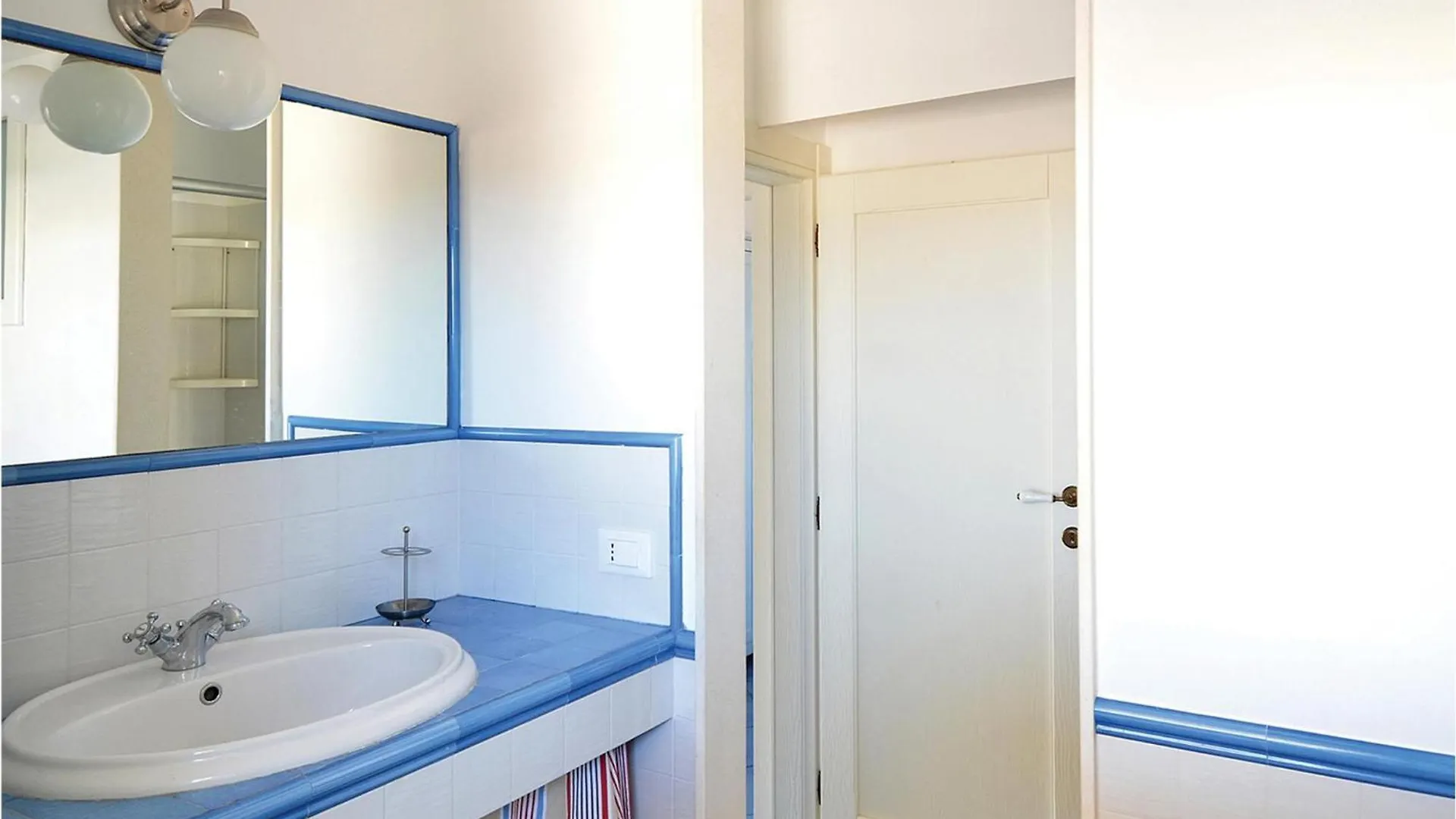 1 Bedroom Nice Apartment In Punta Braccetto Rg