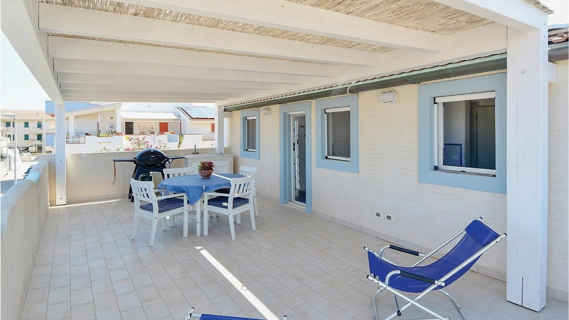 1 Bedroom Nice Apartment In Punta Braccetto Rg